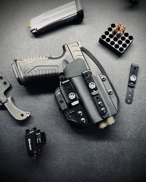 Top 12 Pros and Cons – IWB vs. OWB Holster Carry