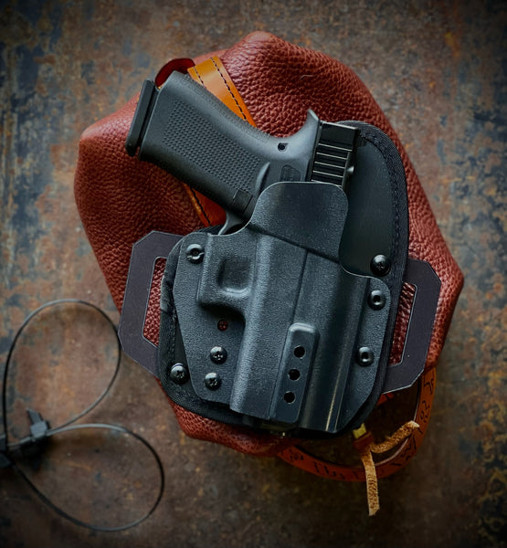 Unveiling the Advantages of Outside the Waistband (OWB) Concealed Carry Holsters
